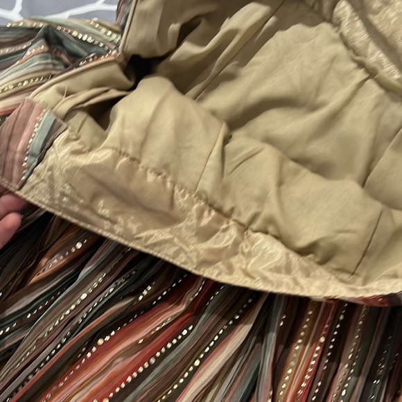 Lengha with 1 shoulder blouse and net dupatta - Picture 5 of 7